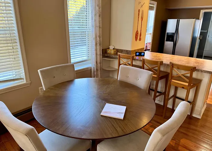 2 Bedroom Whole-House Rental Explore Historic Bethlehem